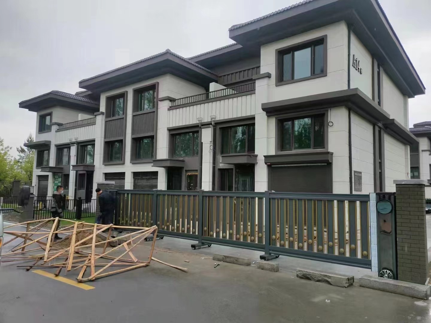 锡山区伸缩门电话